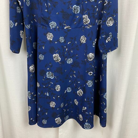 Torrid Blue Floral 3/4 Sleeve Skater Dress Sz.2 - Picture 7 of 15